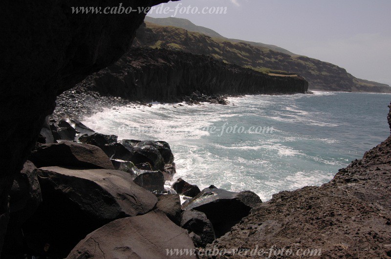 Fogo : Salinas : rocky coast : Landscape SeaCabo Verde Foto Gallery