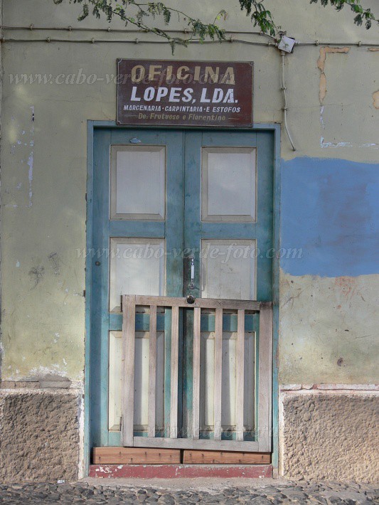 So Vicente : Mindelo : door : Technology ArchitectureCabo Verde Foto Gallery