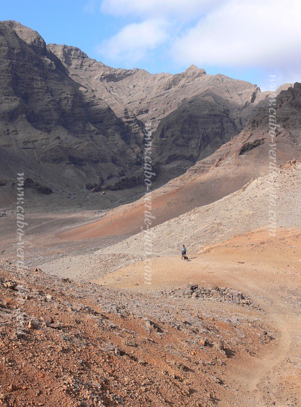 Insel: S�o Vicente  Wanderweg:  Ort: Santa Luzia da Terra Motiv: Wanderweg Motivgruppe: Landscape Mountain &copy; Pitt Reitmaier www.Cabo-Verde-Foto.com