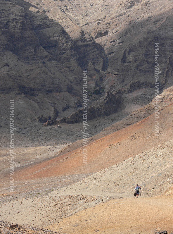 Insel: S�o Vicente  Wanderweg:  Ort: Santa Luzia da Terra Motiv: Wanderweg Motivgruppe: Landscape Mountain &copy; Pitt Reitmaier www.Cabo-Verde-Foto.com