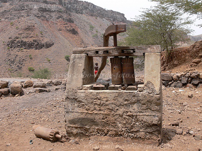 Santiago : Santa Ana : trapiche : Technology AgricultureCabo Verde Foto Gallery
