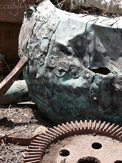 Santiago : Telhal Casa Jose Coelho Serra : scrap iron : Technology AgricultureCabo Verde Foto Gallery