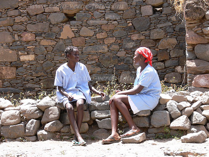 Santiago : Telhal Casa Jose Coelho Serra : girl : People ChildrenCabo Verde Foto Gallery