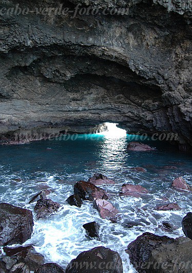 Santiago : Aguas Belas : gruta : Landscape SeaCabo Verde Foto Gallery