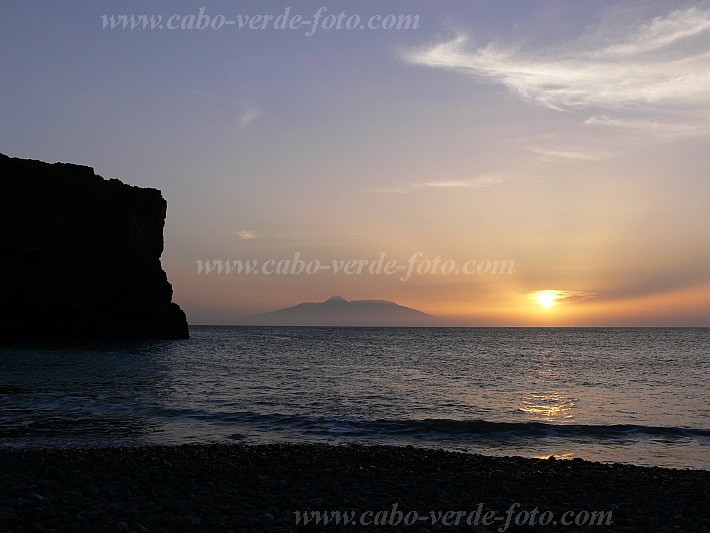 Insel: Santiago  Wanderweg:  Ort: Aguas Belas Motiv: Sonnenuntergang hinter Fogo Motivgruppe: Landscape Sea © Pitt Reitmaier www.Cabo-Verde-Foto.com