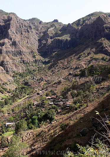 Insel: Santiago  Wanderweg:  Ort: Principal Fundinho Motiv: Blick ins Tal von Principal Motivgruppe: Landscape Mountain &copy; Pitt Reitmaier www.Cabo-Verde-Foto.com
