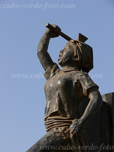 Santiago : Ribeirao Manuel : monumento revolta do Ribeiro Manuel : History documentCabo Verde Foto Gallery