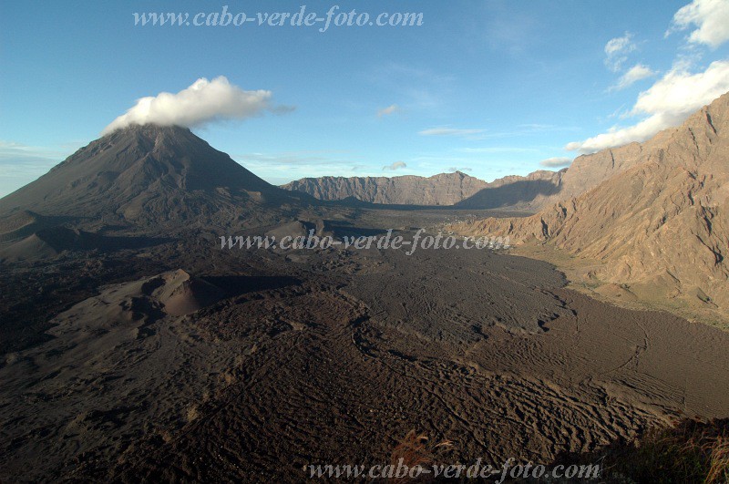 Fogo : Bordeira : vulco : Landscape MountainCabo Verde Foto Gallery