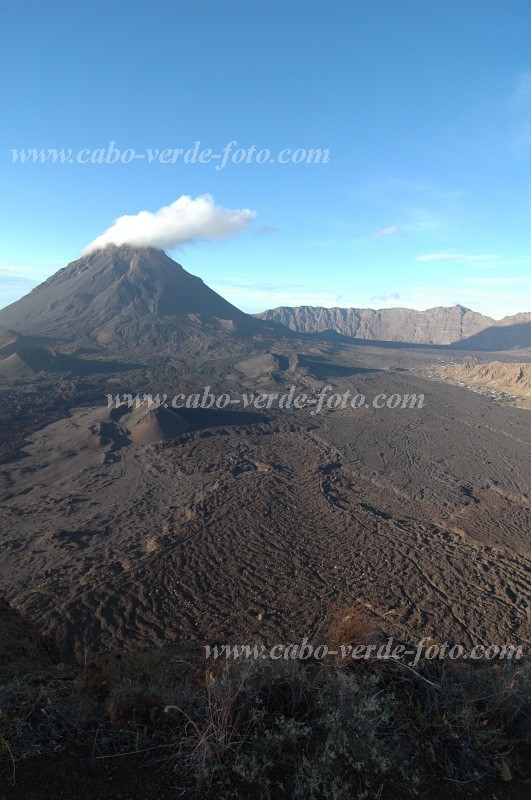 Fogo : Bordeira : volcano : Landscape MountainCabo Verde Foto Gallery