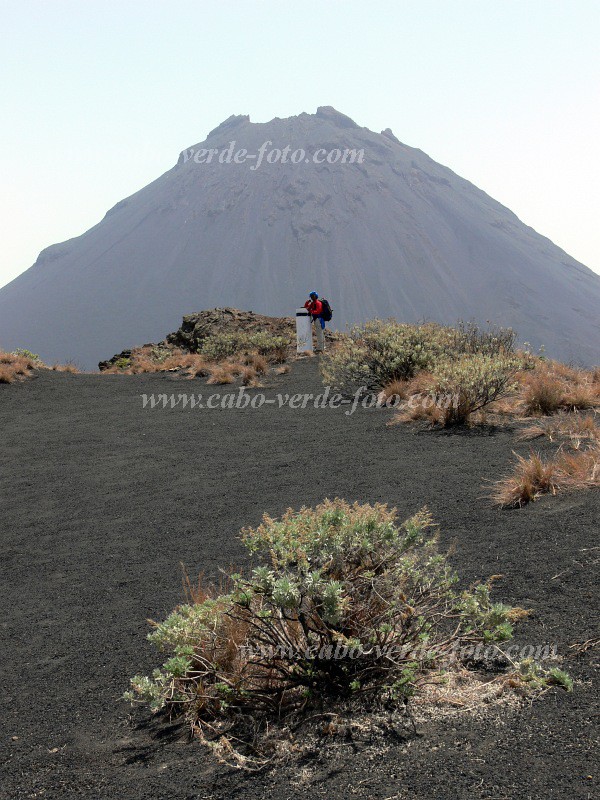 Fogo : Bordeira : volcano : Landscape MountainCabo Verde Foto Gallery