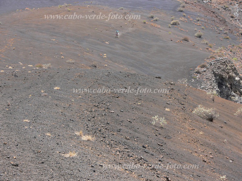 Fogo : Bordeira : hiking trail : Landscape MountainCabo Verde Foto Gallery