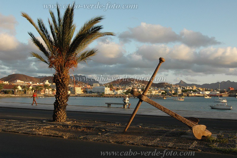 Insel: S�o Vicente  Wanderweg:  Ort: Mindelo Motiv: Uferstrasse Motivgruppe: Landscape Town &copy; Pitt Reitmaier www.Cabo-Verde-Foto.com