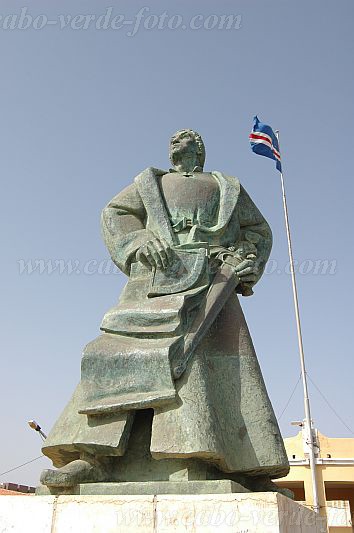 Santiago : Praia : Monument of Diogo Gomes : LandscapeCabo Verde Foto Gallery