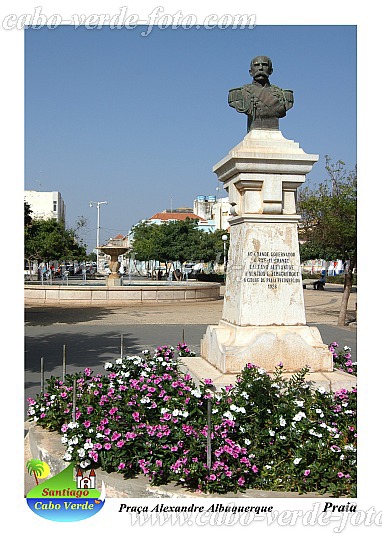 Santiago : Praia : Monument Caetano Alexandre d Almeida Albuquerque 1926 : Landscape TownCabo Verde Foto Gallery