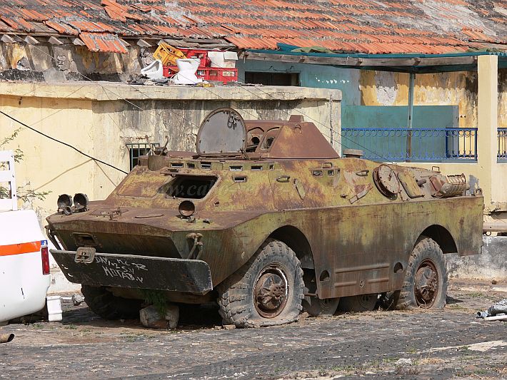 Santiago : Praia : blindado BRDM-2 : TechnologyCabo Verde Foto Gallery