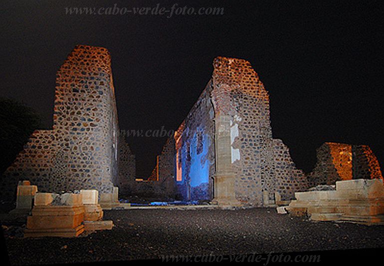 Santiago : Cidade Velha : S Catedral : LandscapeCabo Verde Foto Gallery