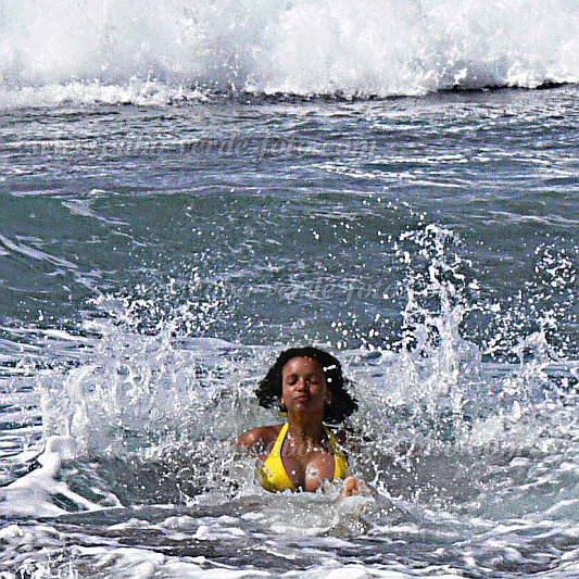 So Vicente : Palha Carga : youth at the beach : People RecreationCabo Verde Foto Gallery