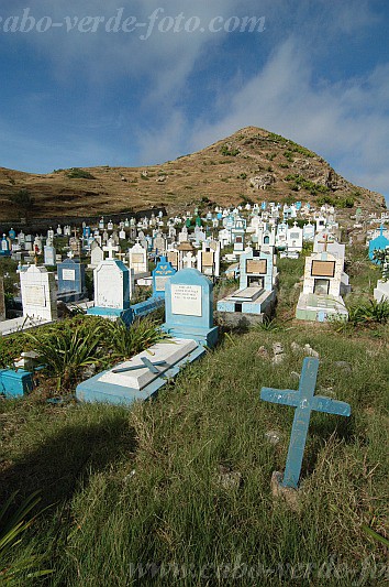 Brava : Nossa Senhora do Monte : cemitrio : People ReligionCabo Verde Foto Gallery