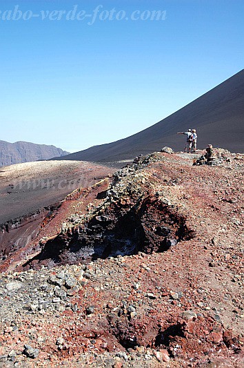 Insel: Fogo  Wanderweg:  Ort: Pico Pequeno Motiv: Fhrer Motivgruppe: Landscape Mountain © Pitt Reitmaier www.Cabo-Verde-Foto.com