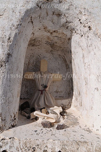 Santo Anto : Bordeira de Norte : cruz : People ReligionCabo Verde Foto Gallery