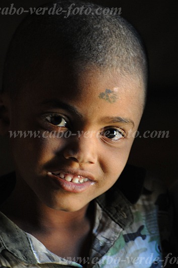 Santo Anto : Bolona : criana : People ChildrenCabo Verde Foto Gallery