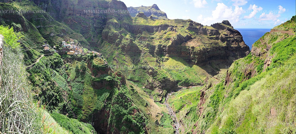 Insel: Santo Anto  Wanderweg: 212 Ort: Fontainhas Motiv: Dorf Fontainhas Motivgruppe: Landscape Mountain © Pitt Reitmaier www.Cabo-Verde-Foto.com