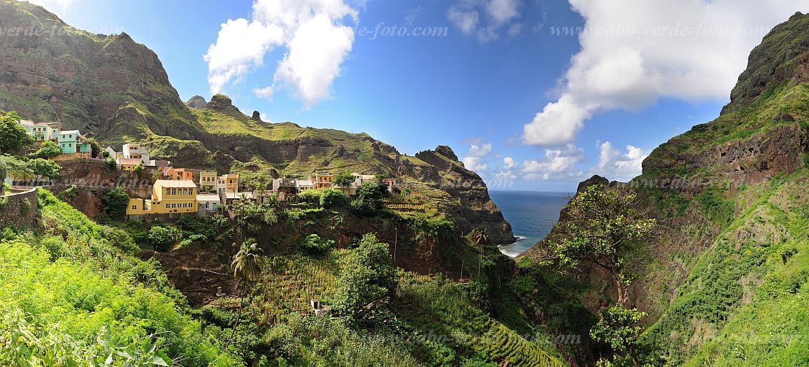 Santo Anto : Fontainhas : Fontainhas village : Landscape MountainCabo Verde Foto Gallery