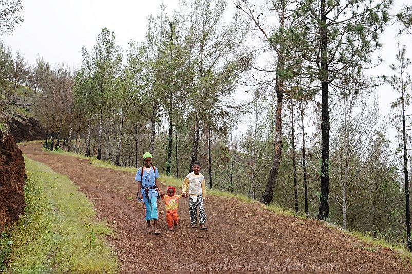 Insel: Santo Anto  Wanderweg:  Ort: Lagoa Motiv: Kind Motivgruppe: People Children © Pitt Reitmaier www.Cabo-Verde-Foto.com