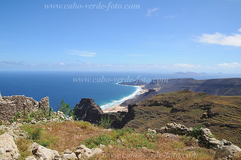 Insel: So Vicente  Wanderweg:  Ort: Monte Verde Motiv: Blick nach Calhau Motivgruppe: Landscape Mountain © Pitt Reitmaier www.Cabo-Verde-Foto.com