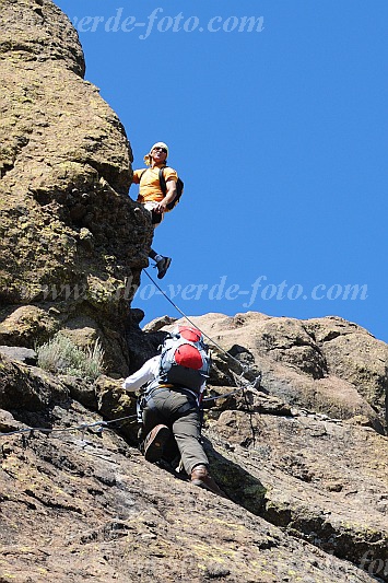 Insel: Fogo  Wanderweg:  Ort: Ch das Caldeira - Bordeira Motiv: Klettersteig Motivgruppe: People Recreation © Pitt Reitmaier www.Cabo-Verde-Foto.com