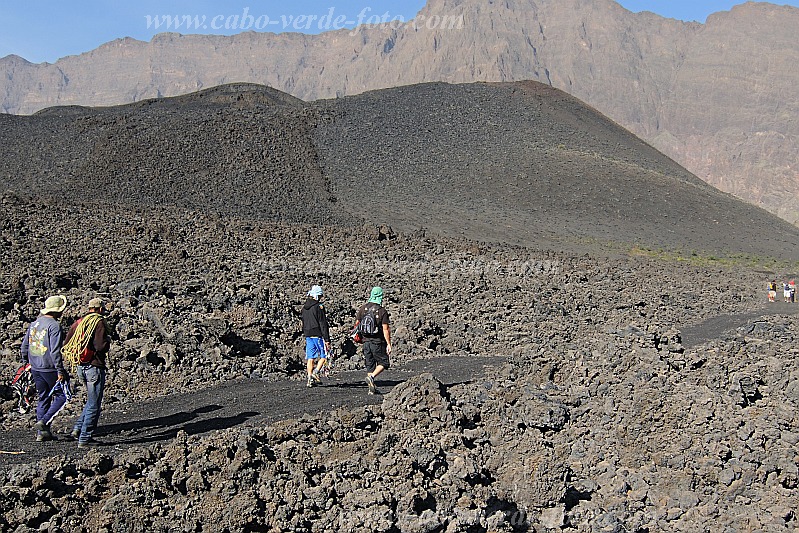 Fogo : Monte Preto Ch� das Caldeira : an the way to the cave : Landscape MountainCabo Verde Foto Gallery