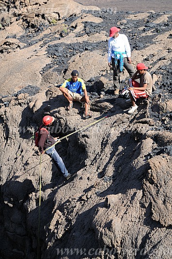 Fogo : Monte Preto Ch das Caldeira : volcano cave : People RecreationCabo Verde Foto Gallery