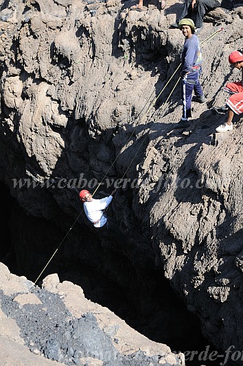 Fogo : Monte Preto Ch das Caldeira : volcano cave : People RecreationCabo Verde Foto Gallery