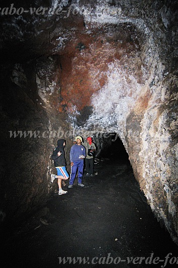 Fogo : Monte Preto Ch das Caldeira : volcano cave : Landscape CaveCabo Verde Foto Gallery