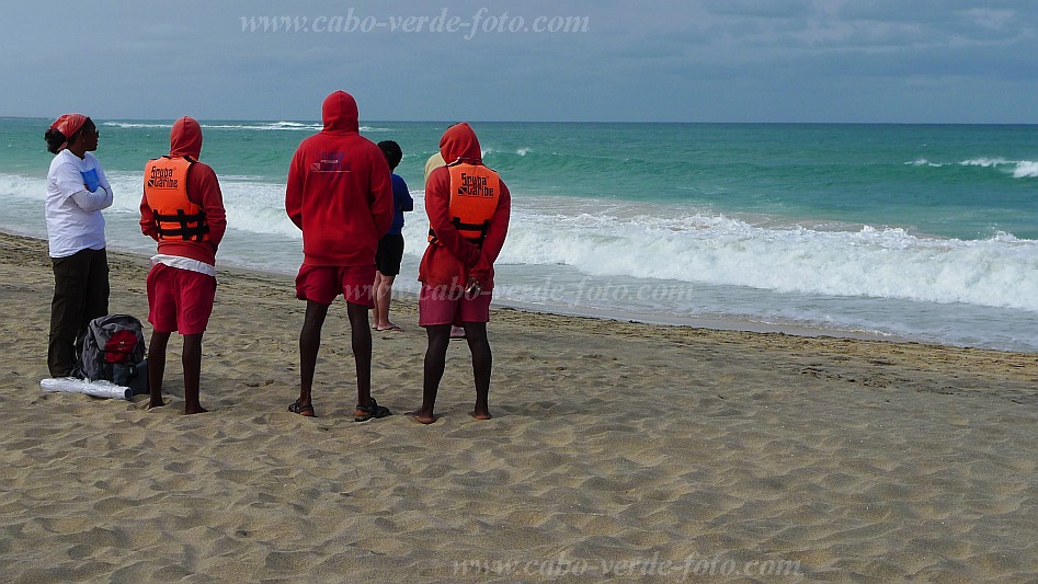 Boa Vista : Hotel RIU Karamboa : beach watch : People WorkCabo Verde Foto Gallery