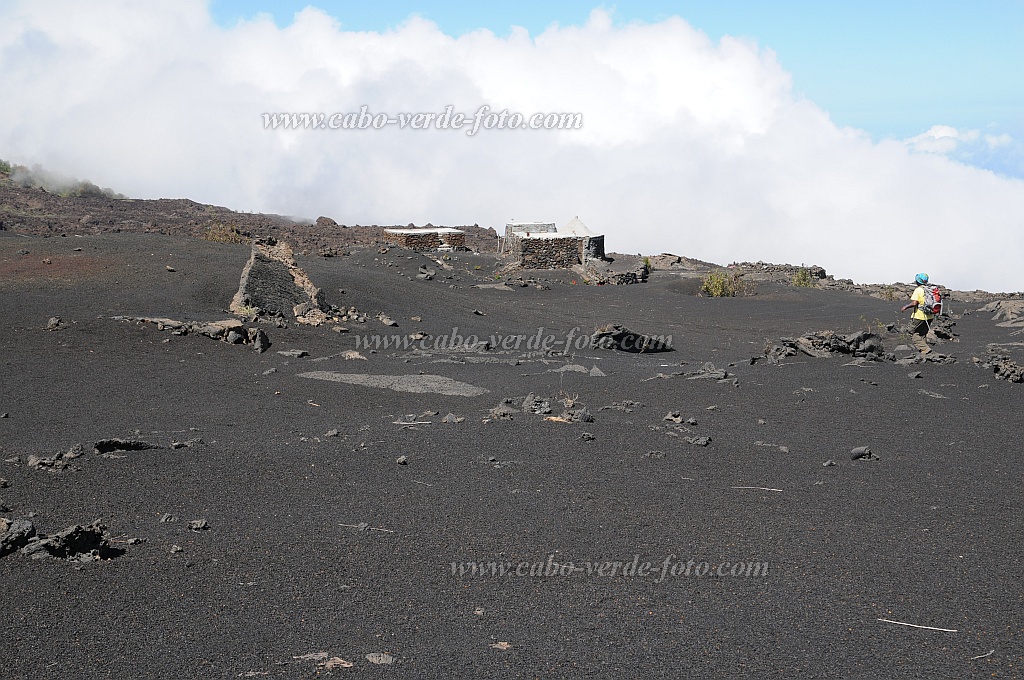 Fogo : Cha das Caldeiras Monte Lorna : caminho : Landscape MountainCabo Verde Foto Gallery