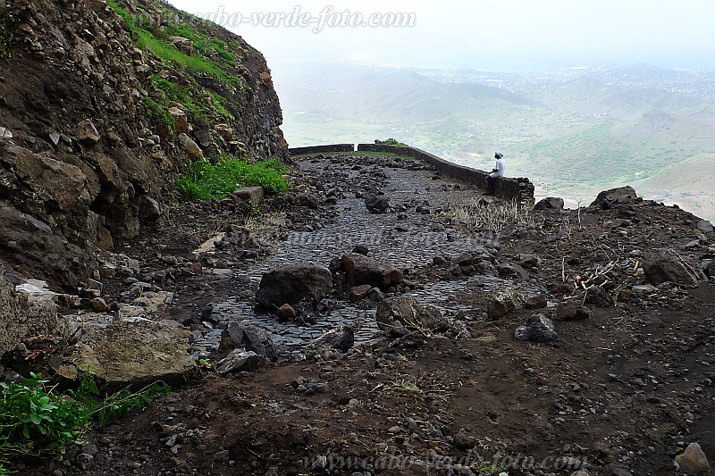 Insel: So Vicente  Wanderweg:  Ort: Monte Verde Motiv: Strassenschaden Steinschlag nach Regen Motivgruppe: Landscape Mountain © Pitt Reitmaier www.Cabo-Verde-Foto.com