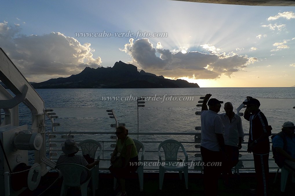So Vicente : Mindelo Porto Grande : Ns ferry Mar de Canal Upper lookin at Monte Cara : Landscape SeaCabo Verde Foto Gallery