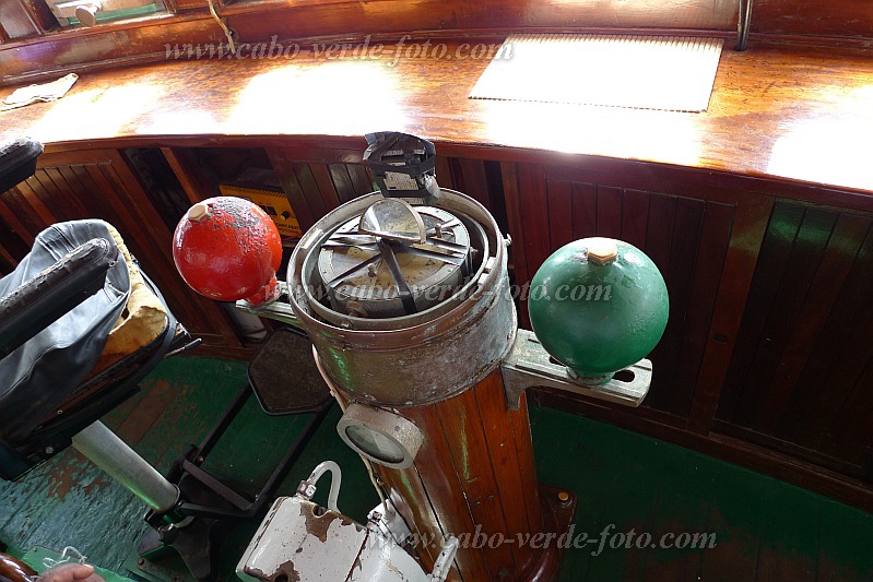 So Vicente : Porto Grande Gare Martima : Boat Ribeira de Paul : Technology TransportCabo Verde Foto Gallery