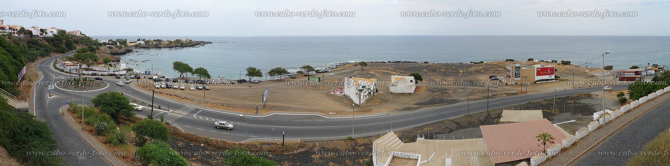 Insel: Santiago  Wanderweg:  Ort: Praia Quebra Canela Motiv: Strassen und Kreisverkehr Motivgruppe: Landscape Town © Pitt Reitmaier www.Cabo-Verde-Foto.com