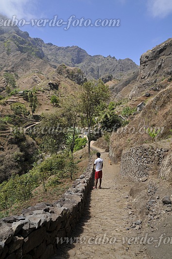 Insel: Santo Anto  Wanderweg: 103 Ort: Cruz de Santa Isabel Motiv: Wanderweg Motivgruppe: Landscape Mountain © Pitt Reitmaier www.Cabo-Verde-Foto.com
