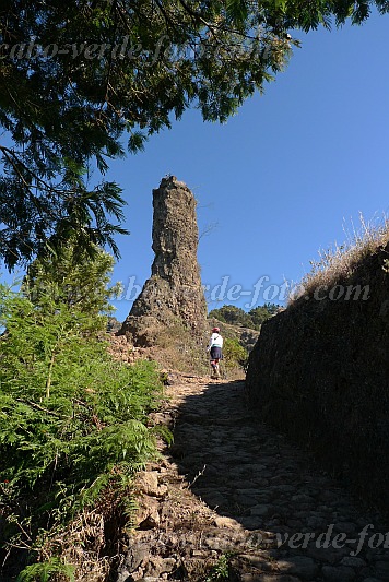 Insel: Santo Anto  Wanderweg: 103a Ort: Santa Isabel Topim Motiv: Felsturm Motivgruppe: Landscape Mountain © Pitt Reitmaier www.Cabo-Verde-Foto.com