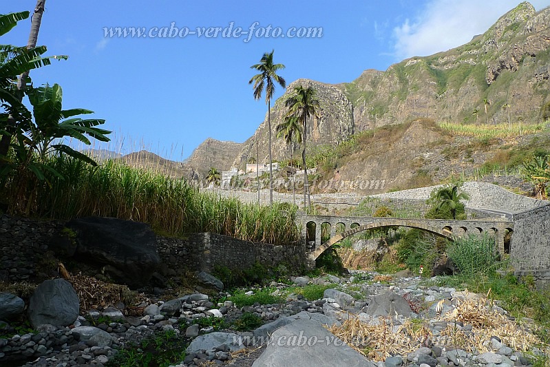 Insel: Santo Anto  Wanderweg: 103 Ort: R de Paul Motiv: Brcke Regelado Motivgruppe: Landscape © Pitt Reitmaier www.Cabo-Verde-Foto.com