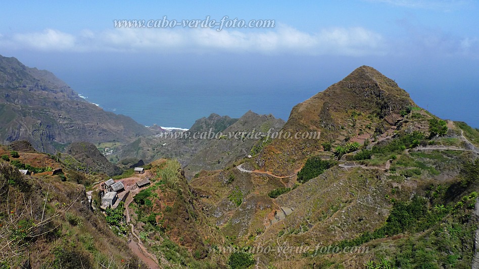 Insel: Santo Anto  Wanderweg: 103 Ort: Santa Isabel Motiv: Wanderweg Ribeirozinho - Santa Isabel Motivgruppe: Landscape Mountain © Pitt Reitmaier www.Cabo-Verde-Foto.com