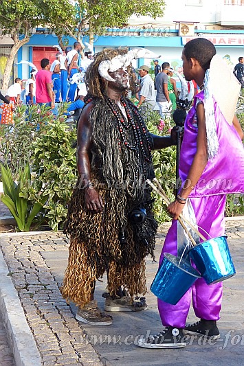 Insel: So Vicente  Wanderweg:  Ort: Mindelo Motiv: Karneval Mandinga und Chinese Motivgruppe: People Recreation © Pitt Reitmaier www.Cabo-Verde-Foto.com