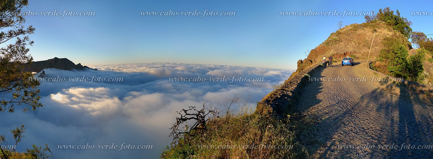 Insel: Santo Anto  Wanderweg: 104a Ort: Pico da Cruz Motiv: Passatwolken ber dem Tal von Pal Motivgruppe: Landscape Mountain © Pitt Reitmaier www.Cabo-Verde-Foto.com