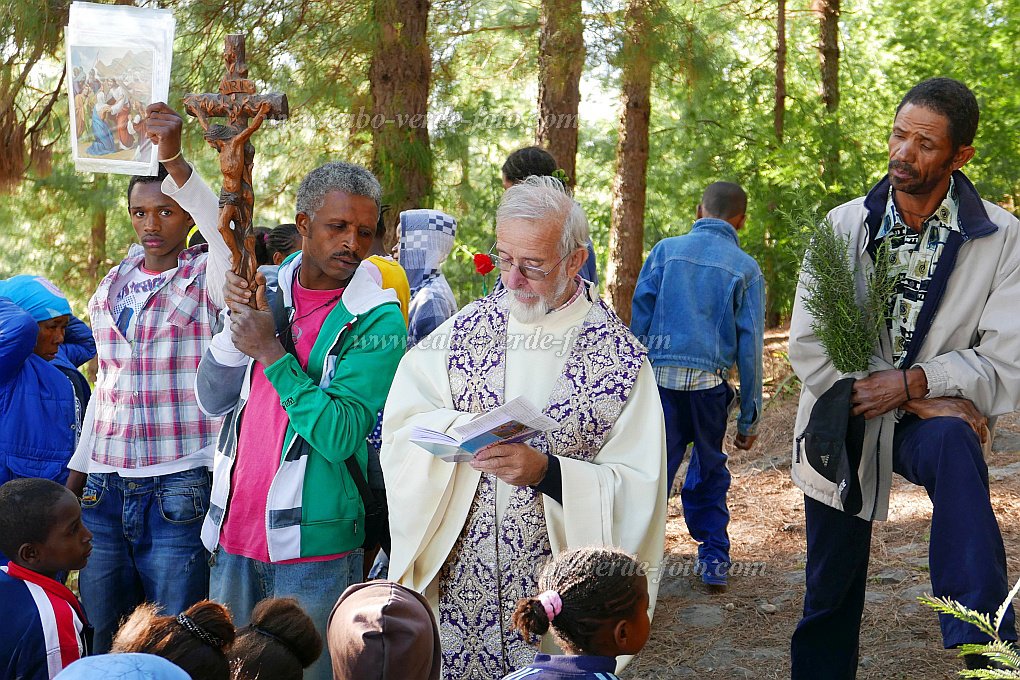 Insel: Santo Anto  Wanderweg: 104 Ort: Pico da Cruz Motiv: Prozession Motivgruppe: People Religion © Pitt Reitmaier www.Cabo-Verde-Foto.com