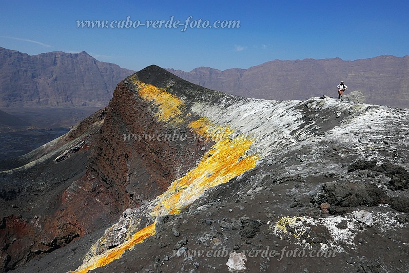 Insel: Fogo  Wanderweg:  Ort: Pico Pequeno Motiv: Krater 2014 Motivgruppe: Landscape Mountain © Pitt Reitmaier www.Cabo-Verde-Foto.com