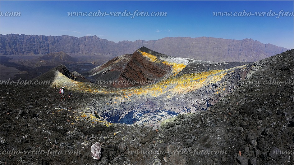 Fogo : Pico Pequeno : cratera 2014 : Landscape MountainCabo Verde Foto Gallery