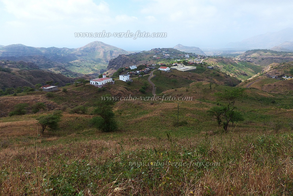 Insel: Santiago  Wanderweg: 509 Ort: Achada Moirao Motiv: Dorf Wanderweg Motivgruppe: Landscape Mountain © Pitt Reitmaier www.Cabo-Verde-Foto.com